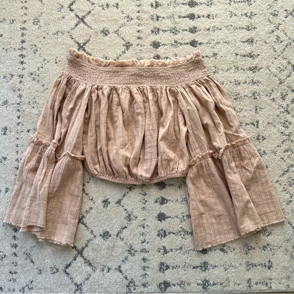 FINAL PRICE CUT VICI off the shoulder crop top